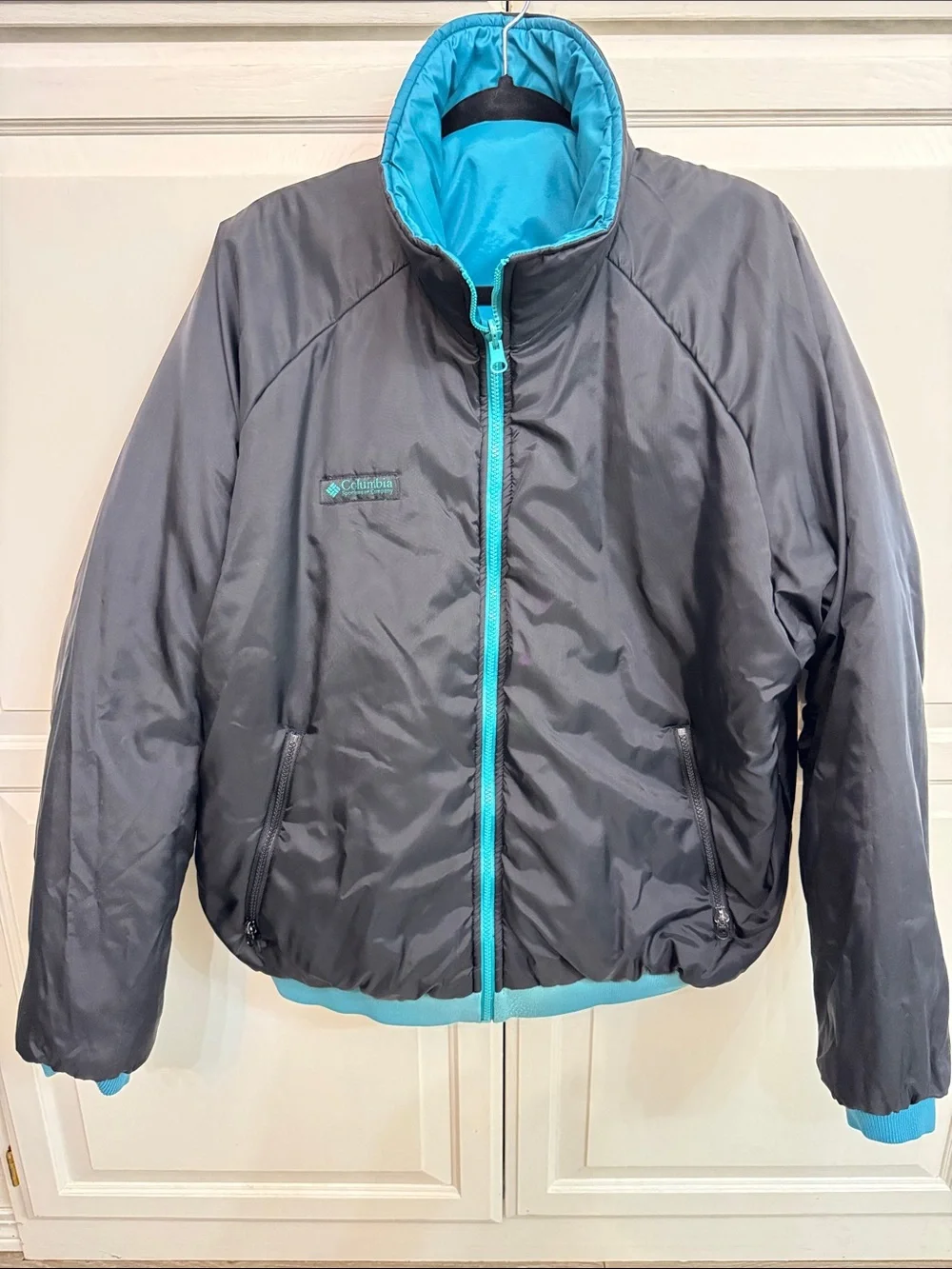 Vintage Columbia Men's or Women’sTeal and Black Reversible Puffy Zip Jacket size